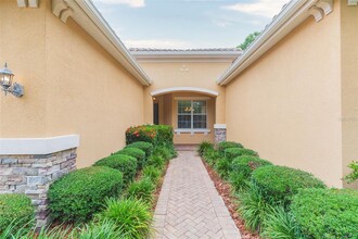 6948 Silver Sage Cir in Tampa, FL - Foto de edificio - Building Photo