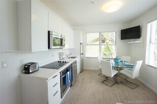 1611 Meridian Ave in Miami Beach, FL - Building Photo