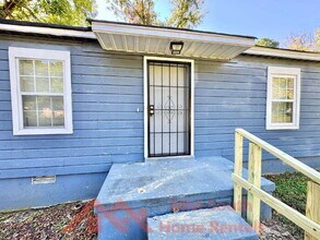 1761 Winston Dr in Memphis, TN - Building Photo - Building Photo