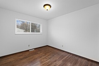 3557 High Dr in St. Ann, MO - Building Photo - Building Photo