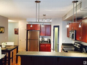 9707 106 St in Edmonton, AB - Building Photo - Building Photo