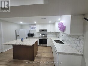 44 Dorothy Britton Dr in Markham, ON - Building Photo - Building Photo