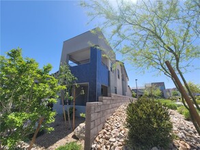 11560 Alpine Cove Ave in Las Vegas, NV - Building Photo - Building Photo