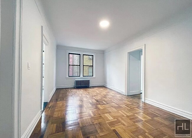 684 Riverside Dr in New York, NY - Building Photo - Building Photo