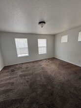 225 Hudson Ave in Nampa, ID - Building Photo - Building Photo