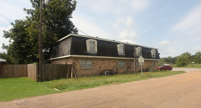 2610 NE Frontage Rd in Lafayette, LA - Building Photo - Building Photo