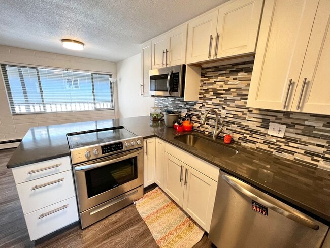 property at 341 N Garfield Ave