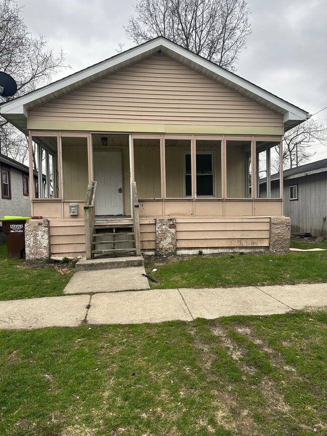 1010 E 5th St in Monroe, MI - Building Photo - Building Photo