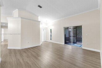 14761 SW 156th Ave in Miami, FL - Foto de edificio - Building Photo