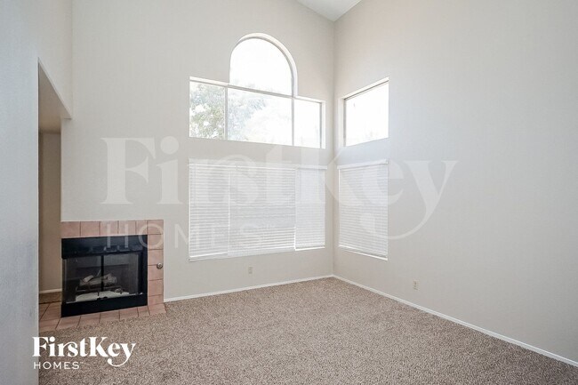 5317 Sandstone Dr in Las Vegas, NV - Foto de edificio - Building Photo