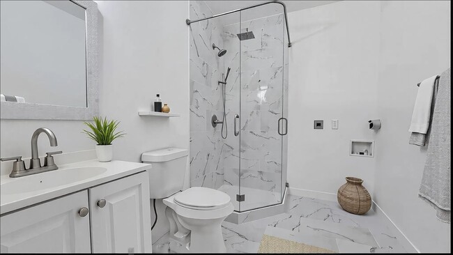 121 W Moore St in Sherman, TX - Building Photo - Building Photo