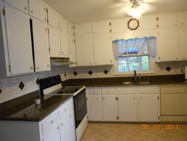 2320 Mountain Oaks Ln in Birmingham, AL - Building Photo - Building Photo