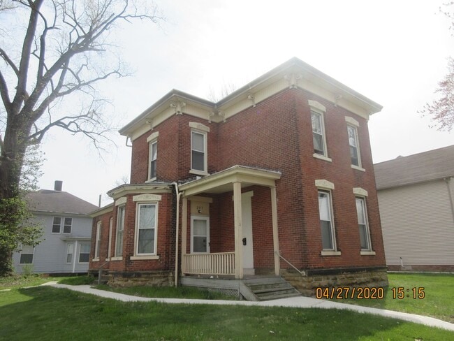 property at 203 W Dewald St
