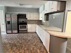 907 Ellis St in Waxahachie, TX - Building Photo - Building Photo