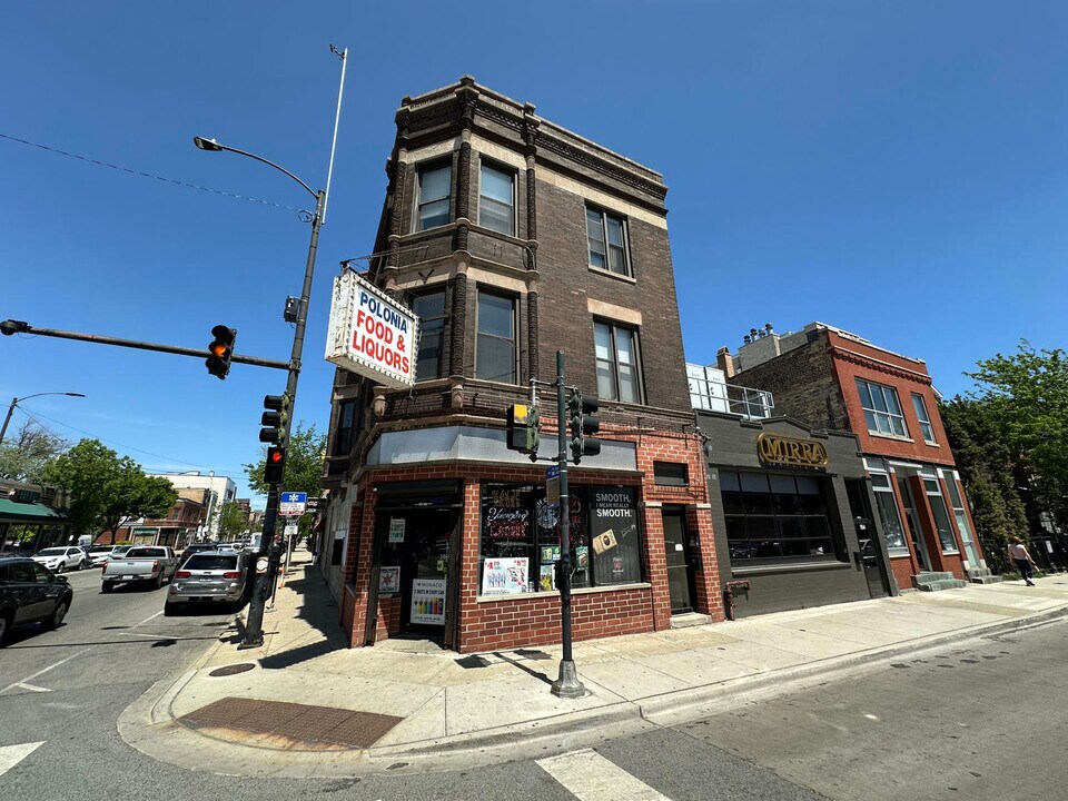 1956 W Armitage Ave-Unit -2F in Chicago, IL - Building Photo