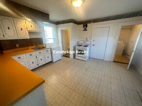 543 Broadway, Unit 1A in Somerville, MA - Building Photo - Building Photo