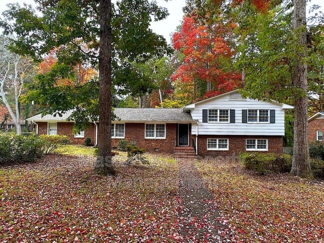 property at 544 Ellynn Dr