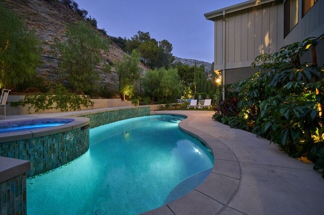 6435 Innsdale Dr in Los Angeles, CA - Building Photo - Building Photo