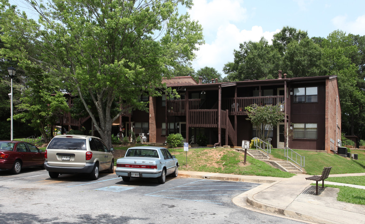 Reserve at Hairston Lake in Stone Mountain, GA - Building Photo