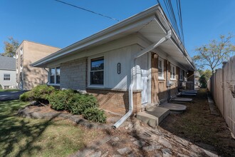 423 S Westmore-Meyers Rd in Lombard, IL - Foto de edificio - Building Photo