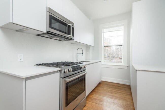 15A Forest St, Unit 21 in Cambridge, MA - Building Photo - Building Photo