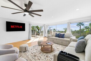 5021 Foothill Blvd in San Diego, CA - Building Photo