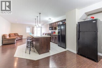 700 Bridge Ave in Windsor, ON - Building Photo - Building Photo