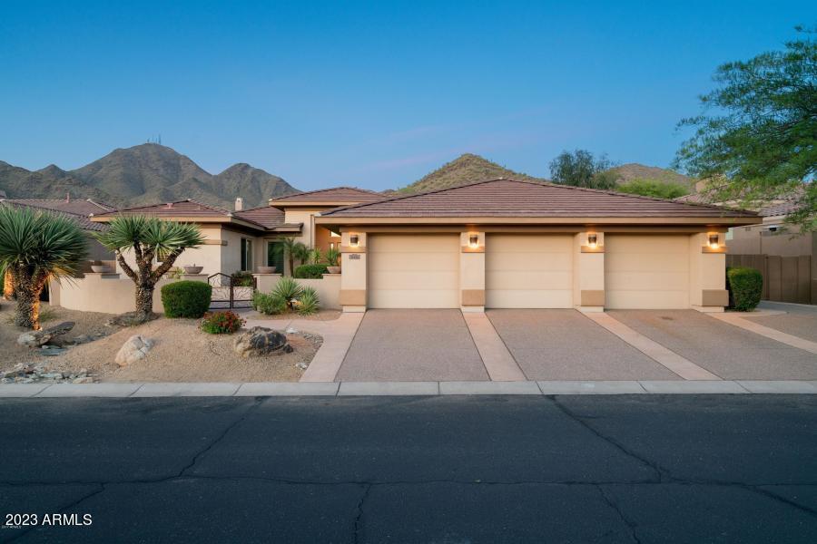 11416 E Autumn Sage Dr in Scottsdale, AZ - Building Photo