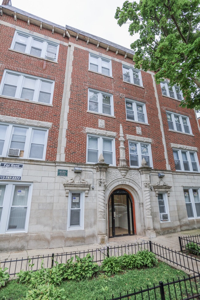 property at 6916 N Lakewood Ave