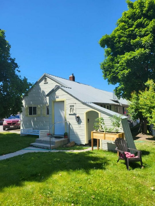 1424 S 5th St W in Missoula, MT - Building Photo