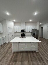 7001 E Sugarloaf St in Siloam Springs, AR - Foto de edificio - Building Photo