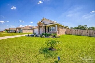 9336 Tara Cir in Milton, FL - Building Photo - Building Photo