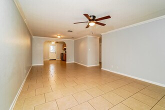 7335 Coers Blvd in Converse, TX - Building Photo - Building Photo