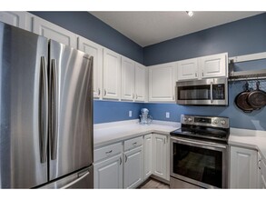 1046 Providence Dr in Shakopee, MN - Building Photo - Building Photo