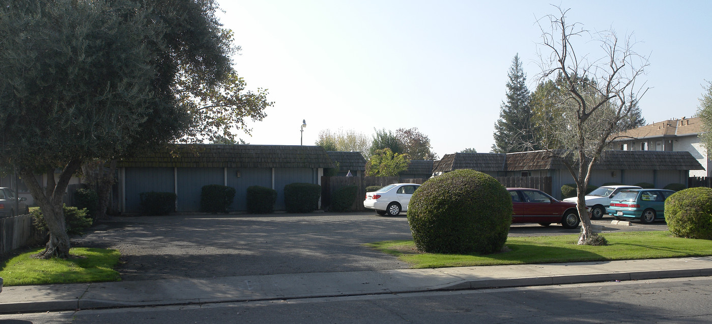 494-500 Fortuna Ave in Atwater, CA - Foto de edificio