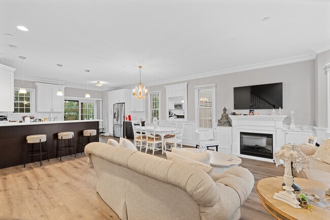 4 Central Ave, Unit #D in Caldwell, NJ - Building Photo - Building Photo