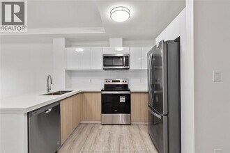 3340 Stella Crescent in Windsor, ON - Building Photo - Building Photo