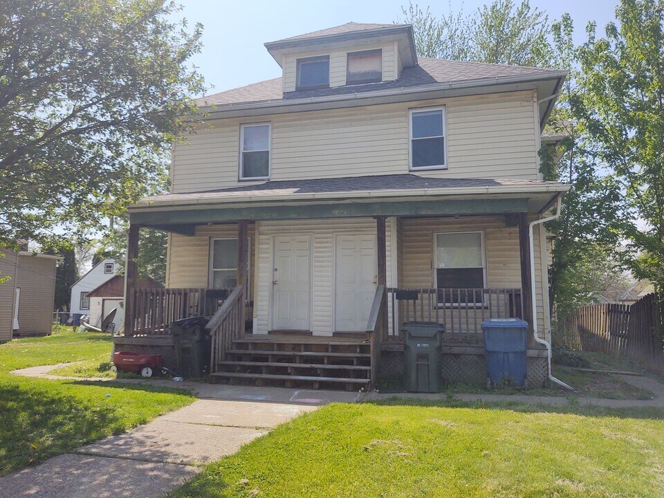 1210-1212 College Ave in Davenport, IA - Building Photo