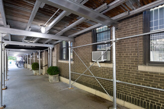 166 E 92nd St in New York, NY - Building Photo - Building Photo