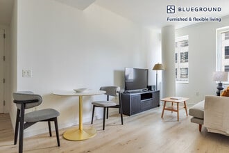 70 W 45th St in New York, NY - Foto de edificio - Building Photo