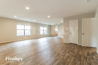 8914 Athens in San Antonio, TX - Building Photo - Building Photo