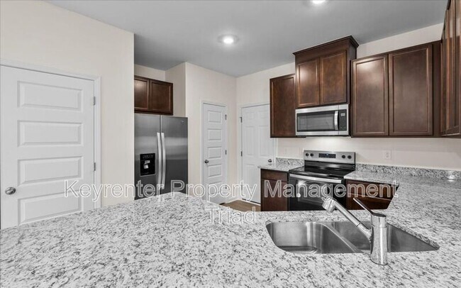 174 Parker Ln in Mebane, NC - Building Photo - Building Photo