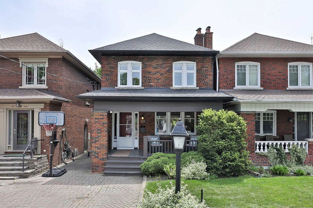 321 Briar Hill Ave in Toronto, ON - Building Photo