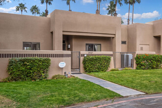 28827 Isleta Ct in Cathedral City, CA - Foto de edificio - Building Photo