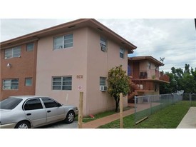 6631 SW 18th St Apartamentos