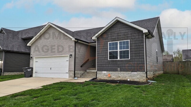 518 Sourwood Dr in Clarksville, TN - Building Photo - Building Photo