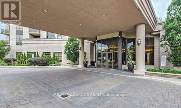 133-1133 Wynford Dr in Toronto, ON - Building Photo - Building Photo