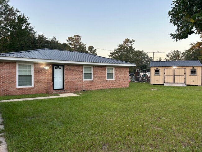 property at 162 Fairview Cir