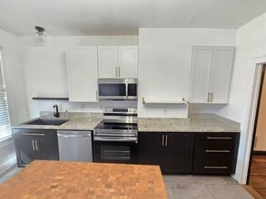 100 S Ellwood Ave in Baltimore, MD - Building Photo - Building Photo