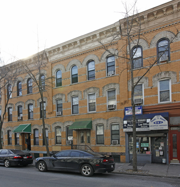 806 Seneca Ave in Ridgewood, NY - Building Photo